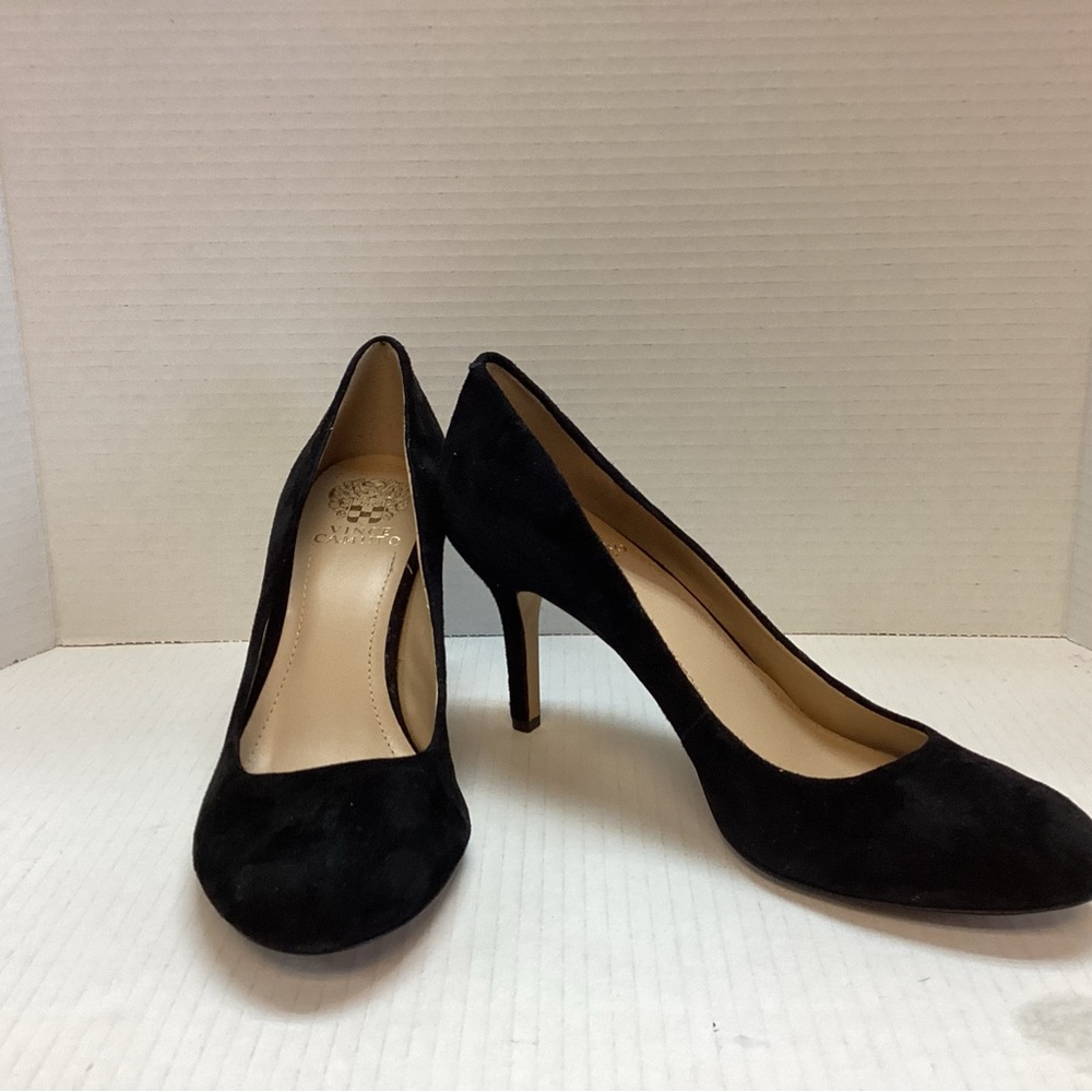 Vince Camuta Women’s Dress Shoes Velvet Suade Heels. Size 10M